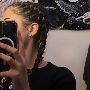 Meet your Posher, Reyna